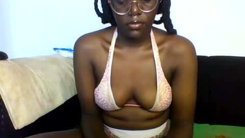 Snapshot of twerking_cheek_1 chatting on 01.29.25 Alma online show from 01.29.25