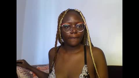 Snapshot of twerking_cheek_1 chatting on 02.12.25 Alma online show from 02.12.25