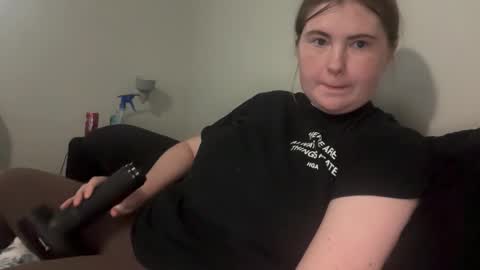 Snapshot of twinfl4m3ss chatting on 12.14.25 twinfl4m3ss online show from 12.14.25