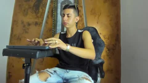 Snapshot of twink_scott19 chatting on 09.28.25 twink_scott19 online show from 09.28.25