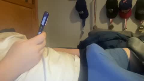 Snapshot of twinkmikexxx12 chatting on 12.24.24 mike online show from 12.24.24