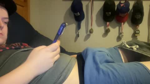 Snapshot of twinkmikexxx12 chatting on 01.01.25 mike online show from 01.01.25