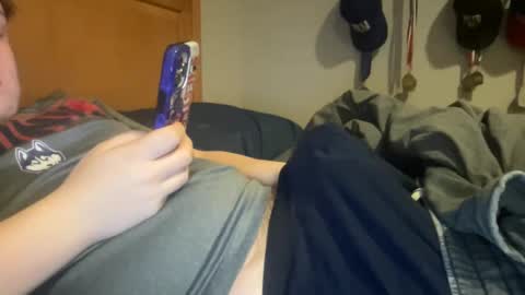 Snapshot of twinkmikexxx12 chatting on 02.16.25 mike online show from 02.16.25