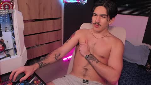 Snapshot of twinkpartyuncut chatting on 01.12.25 MASTER GERRY online show from 01.12.25