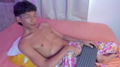 twinksboys_23 online show from 04.28.26