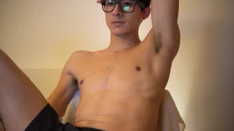 Snapshot of twinksweetlovehot chatting on 01.24.25 twinksweetlovehot online show from 01.24.25