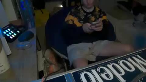 Snapshot of twinktools chatting on 09.18.25 shytwink online show from 09.18.25