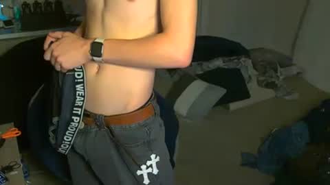 Snapshot of twinktools chatting on 09.25.25 shytwink online show from 09.25.25