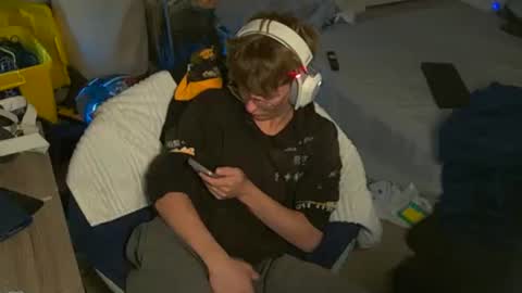 Snapshot of twinktools chatting on 09.27.25 shytwink online show from 09.27.25