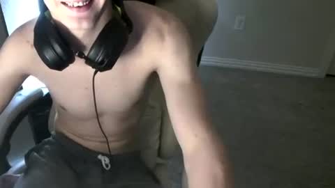 Snapshot of twinktools chatting on 01.14.26 shytwink online show from 01.14.26