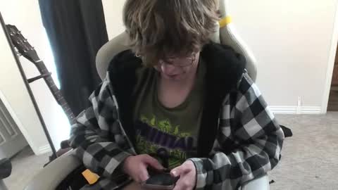 Snapshot of twinktools chatting on 02.03.26 shytwink online show from 02.03.26