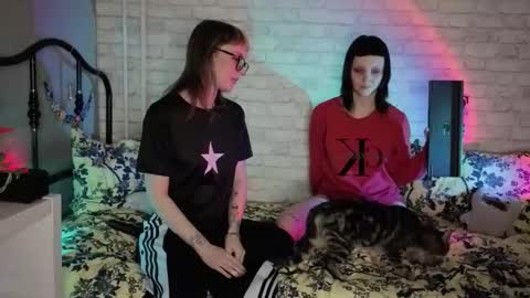 Snapshot of twins_terror chatting on 02.25.26 Sin and Skin online show from 02.25.26