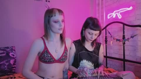Snapshot of twins_terror chatting on 03.25.26 Sin and Skin online show from 03.25.26