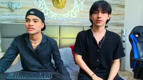 Snapshot of twinslovers_ chatting on 09.09.25 twinslovers_ online show from 09.09.25