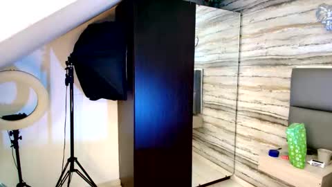 Snapshot of twinslovers_ chatting on 11.15.25 twinslovers_ online show from 11.15.25