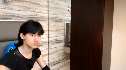 Snapshot of twinslovers_ chatting on 11.26.25 twinslovers_ online show from 11.26.25