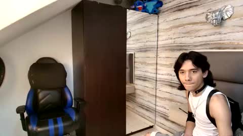 Snapshot of twinslovers_ chatting on 12.01.25 twinslovers_ online show from 12.01.25