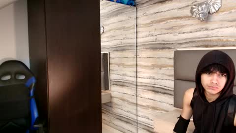 Snapshot of twinslovers_ chatting on 12.02.25 twinslovers_ online show from 12.02.25