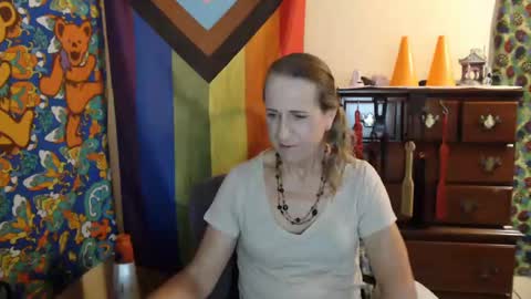 Snapshot of twocumkerry chatting on 10.18.25 twocumkerry online show from 10.18.25