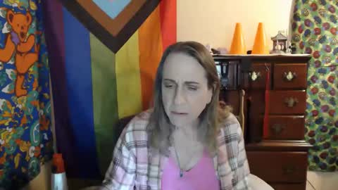 Snapshot of twocumkerry chatting on 11.18.25 twocumkerry online show from 11.18.25