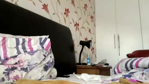 Snapshot of twoheaven chatting on 12.02.25 Twoheaven online show from 12.02.25