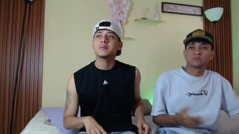 Snapshot of twohottrouble_ chatting on 03.30.26 twohottrouble online show from 03.30.26