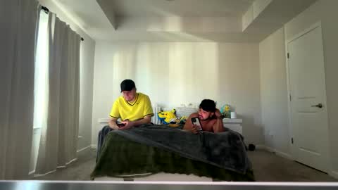 twolatinsmen online show from 11.23.25