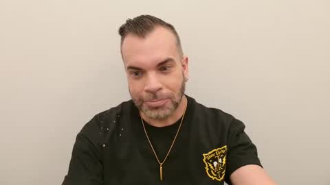 Snapshot of ty_lerdavid chatting on 11.06.25 TylerDavid online show from 11.06.25