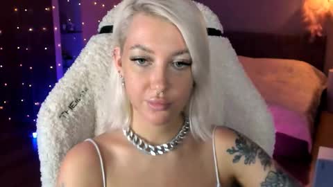 Miley online show from 11.21.25