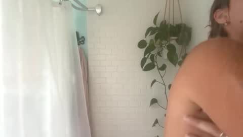 Snapshot of tylababyy chatting on 10.27.25 tylababyy online show from 10.27.25