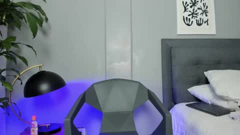 Snapshot of tyler_fox_ chatting on 06.16.26 Tyler Fox online show from 06.16.26