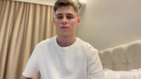 Snapshot of tyler_garrner chatting on 09.13.25 tyler_garrner online show from 09.13.25