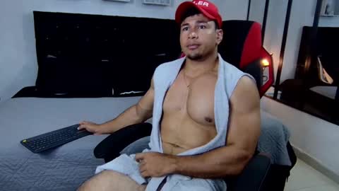 tyler_hank1 online show from 03.03.25