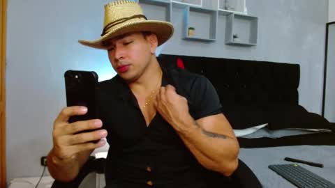 tyler_hank1 online show from 12.03.25