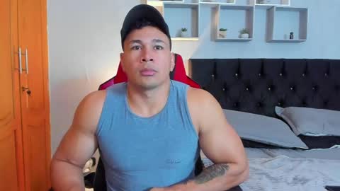 tyler_hank1 online show from 04.25.26