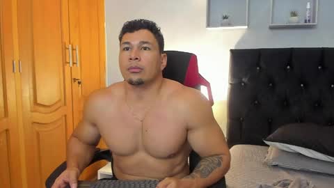 tyler_hank1 online show from 05.27.26