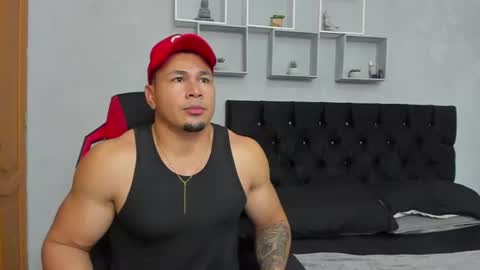 tyler_hank1 online show from 07.12.26