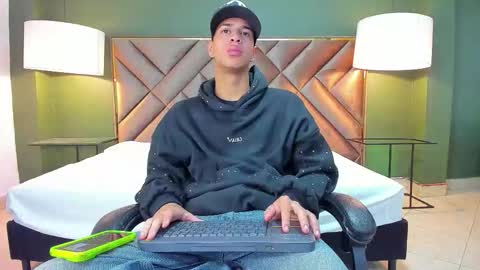 Snapshot of tyler_rodriguez chatting on 10.23.25 Tyler Rodriguez online show from 10.23.25