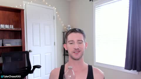 Snapshot of tylerchasexxx chatting on 12.17.24 Tyler Chase online show from 12.17.24