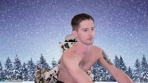 Snapshot of tylerchasexxx chatting on 12.23.24 Tyler Chase online show from 12.23.24