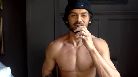 Snapshot of tylerjamesxxx_ chatting on 09.11.25 tylerjamesxxx_ online show from 09.11.25