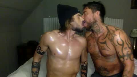 Snapshot of tylerjamesxxx_ chatting on 10.29.25 tylerjamesxxx_ online show from 10.29.25