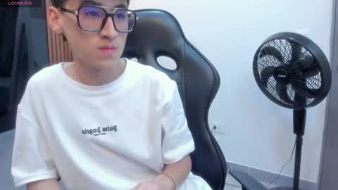 Snapshot of tylerr_cooper_ chatting on 12.18.25 Tyler online show from 12.18.25