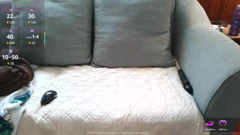 Snapshot of tylersands chatting on 11.07.25 Tyler Sands online show from 11.07.25