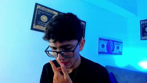   online show from 01.12.25