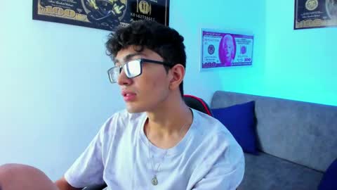   online show from 02.04.25