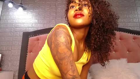 Snapshot of tylla_ chatting on 02.27.25 online show from 02.27.25