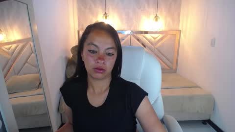 Snapshot of tylla_tk chatting on 03.25.26 Tylla online show from 03.25.26