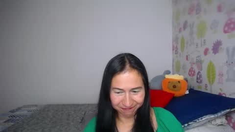 Snapshot of tyna_b chatting on 05.12.26 Tyna online show from 05.12.26