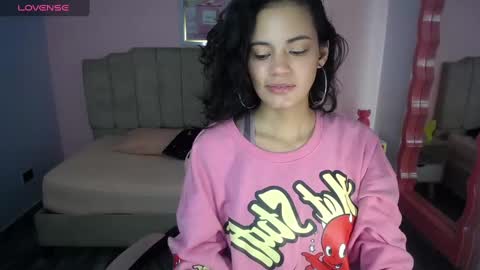 Snapshot of tyna_ch chatting on 12.19.24 TYNA online show from 12.19.24